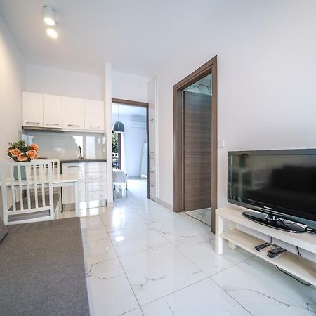 Dimitra & Deslina Luxury Αpartments Apartamento Georgioupoli Exterior foto